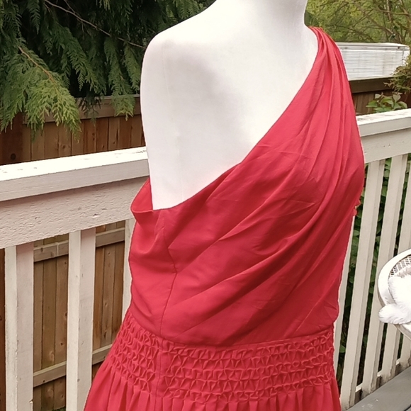 Eliza J Royal Collection one bare shoulder dress size 14 - Picture 4 of 7